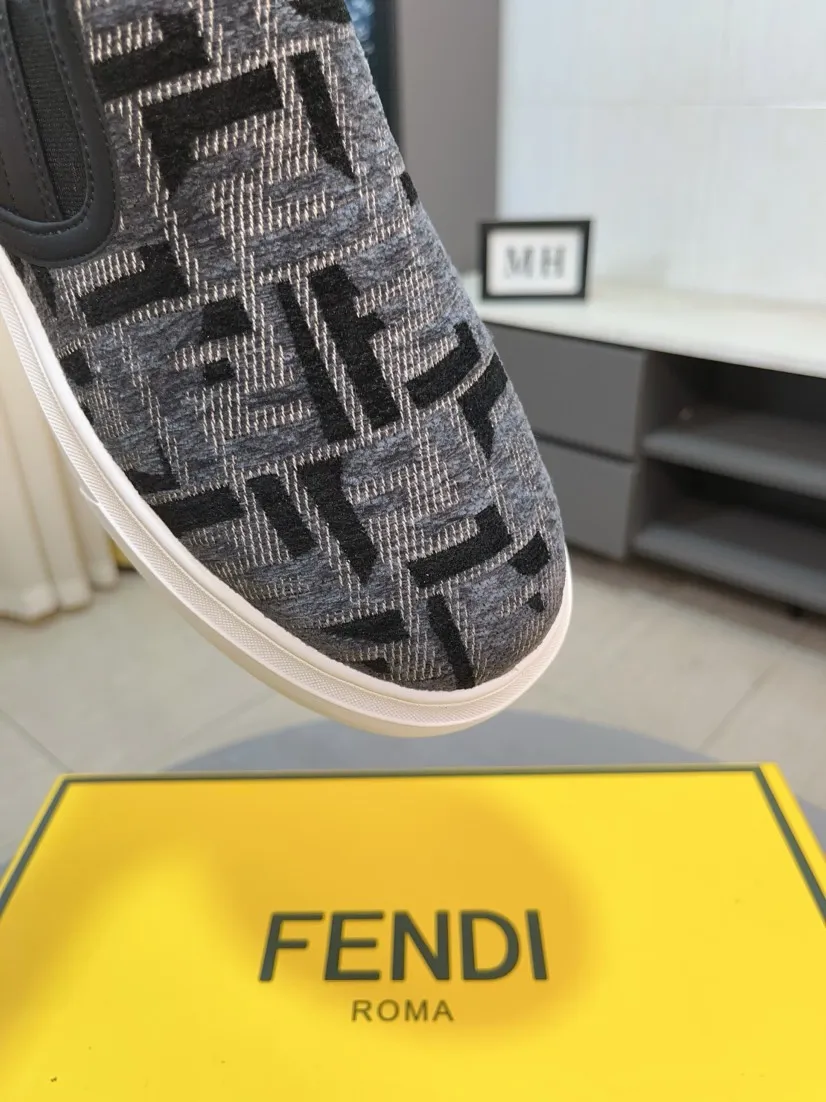 Men's shoes 💰400🌸🌸【FENDI】(velvet lining and leather lining are preferred when ordering) F's new product is on the market, imported concave and convex surface waterproof cloth, classic rhombus pattern F's craftsmanship, high-end and classy, ​​comfortable on the feet, versatile to wear, full of three-dimensional sense, 3 colors available, size: 38-44 (37.45, can be customized, cannot be returned)